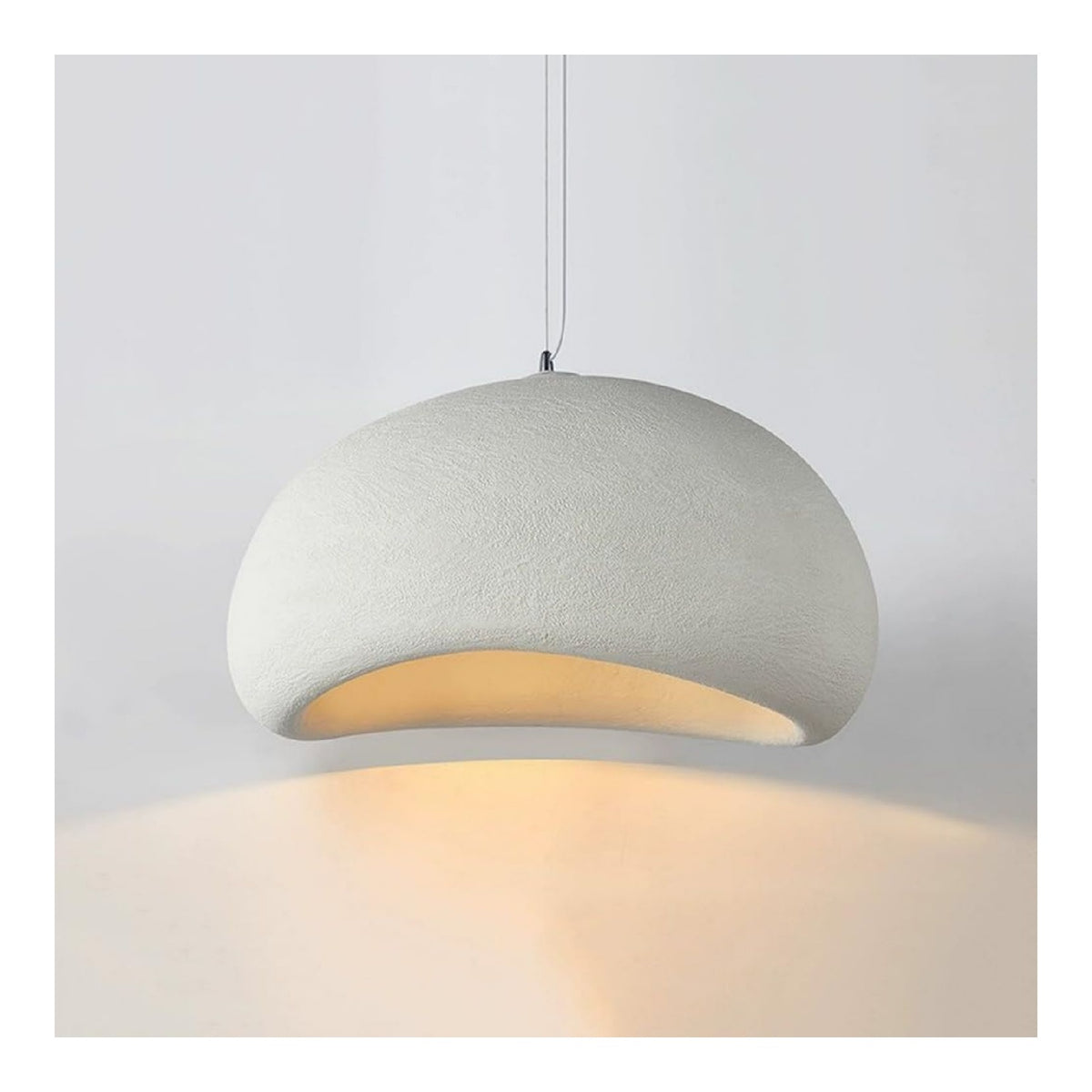 Suspension Blanc aux lignes epurees avec eclairage confortable E27