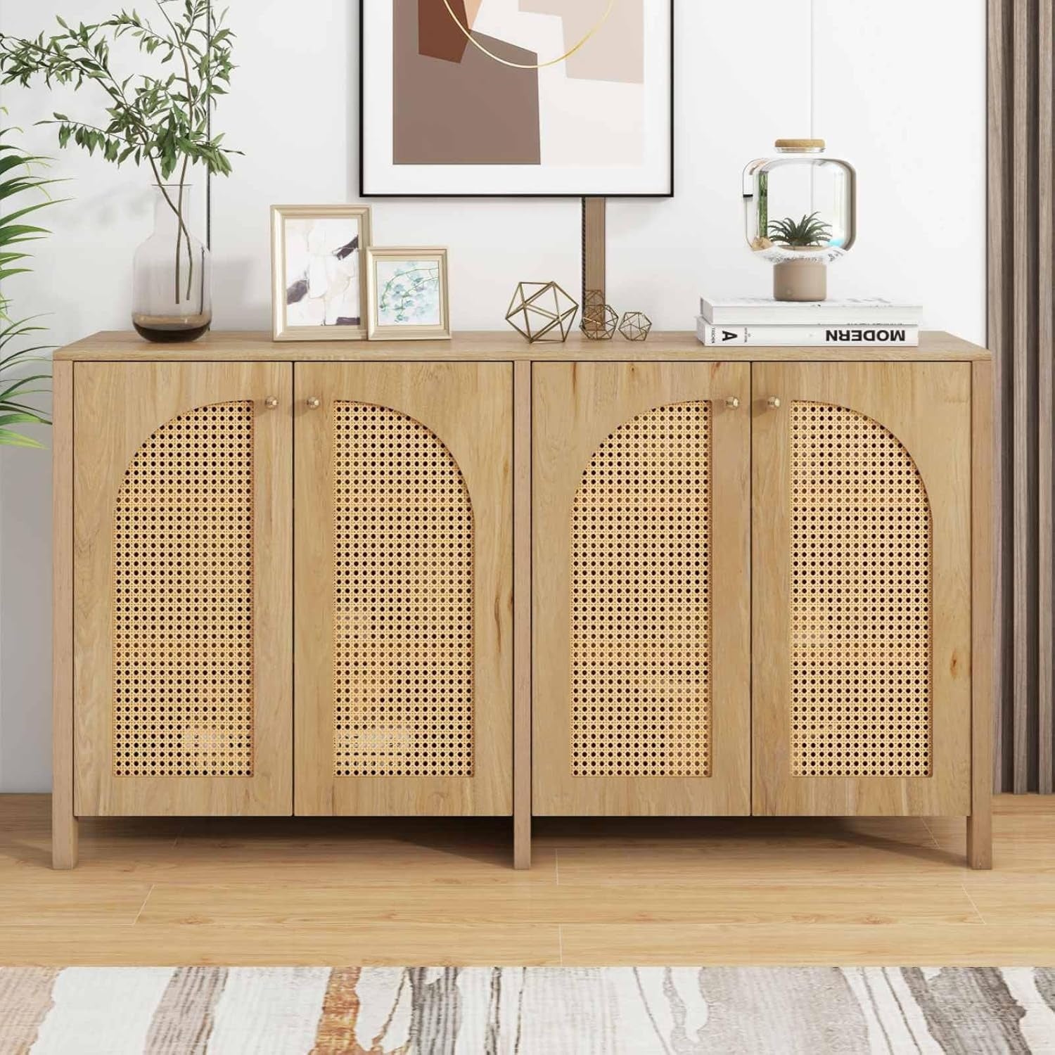 Buffet en rotin avec quatre portes et  etag eres r eglables, finition bois naturel