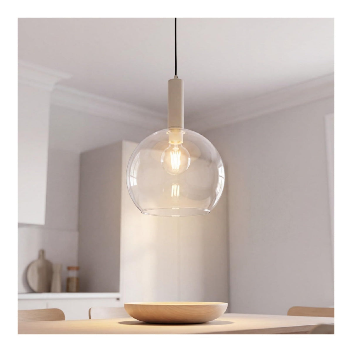 Solution lumineuse Blanc et Rouge au dessin sobre en format suspension 60W IP20 E27