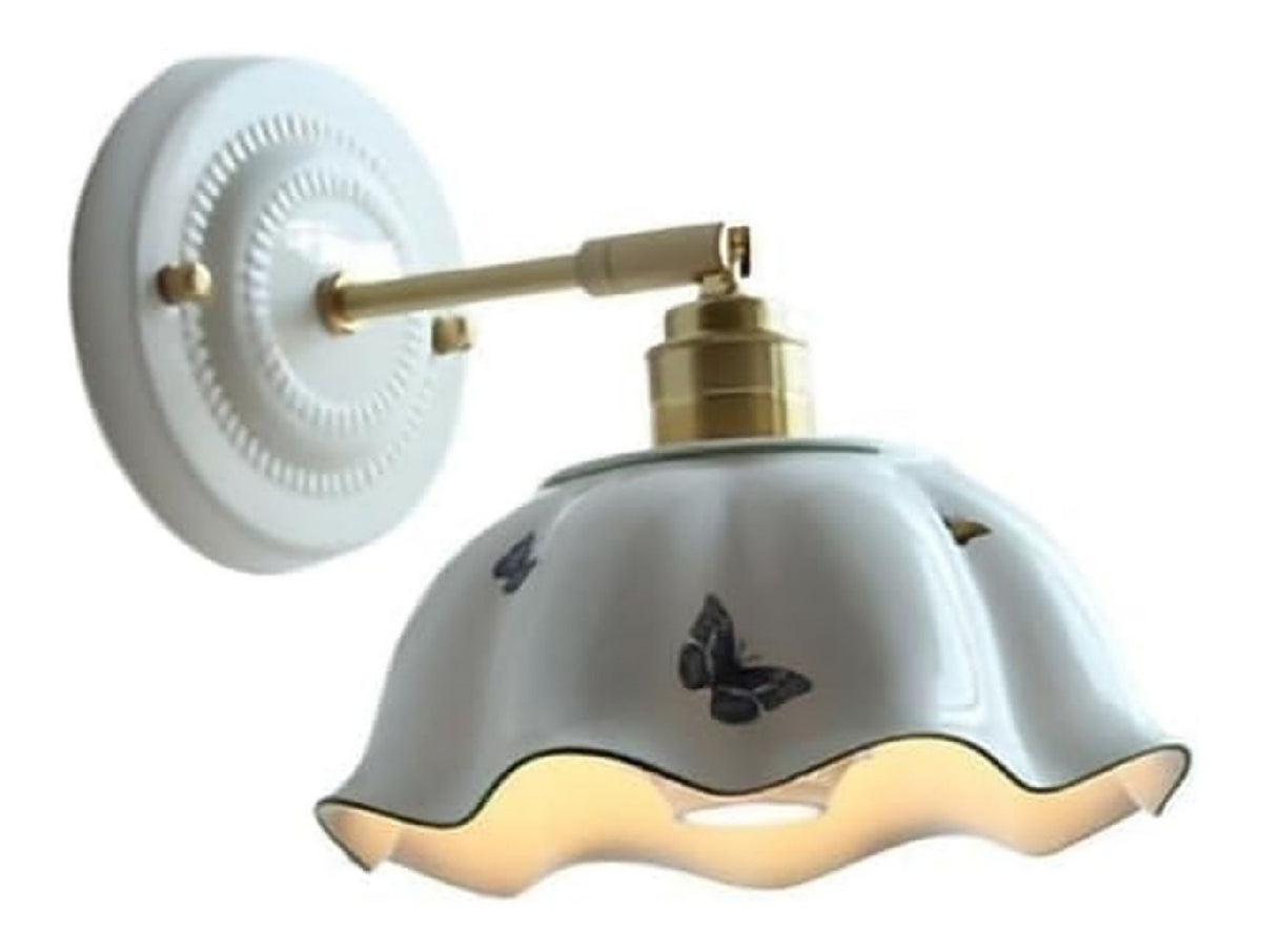 Luminaire Blanc et Ambre a silhouette graphique de type applique murale E27
