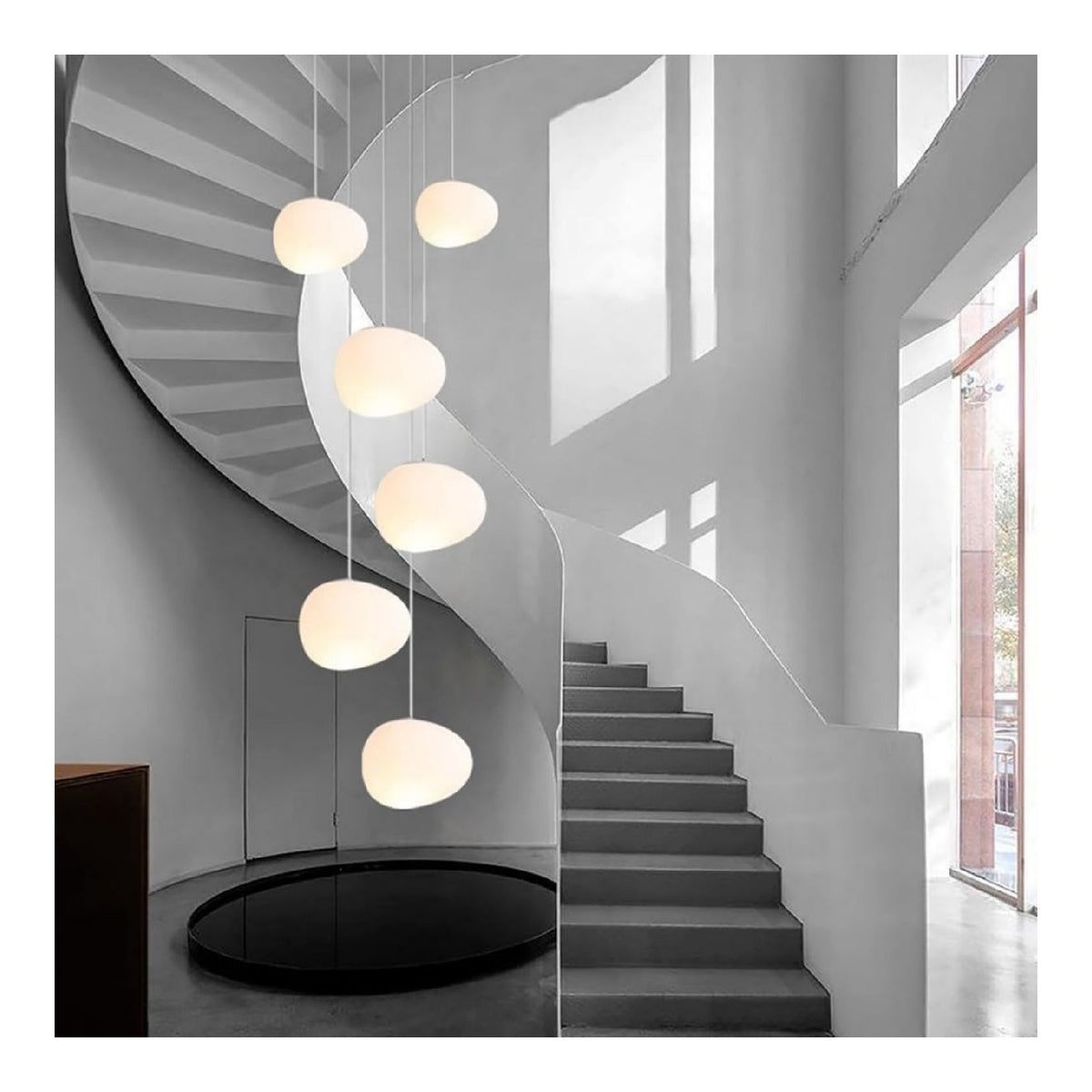 Solution lumineuse Blanc et Ambre au dessin sobre en format suspension E14