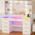 Chaises finition bois blanc