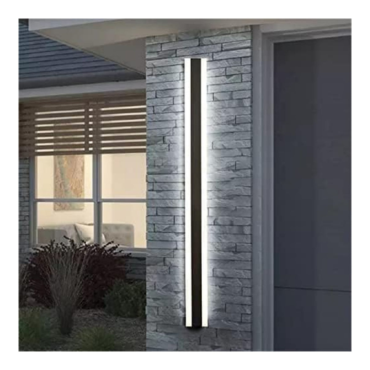 Luminaire Noir et Blanc a silhouette graphique de type applique murale IP67 6000K